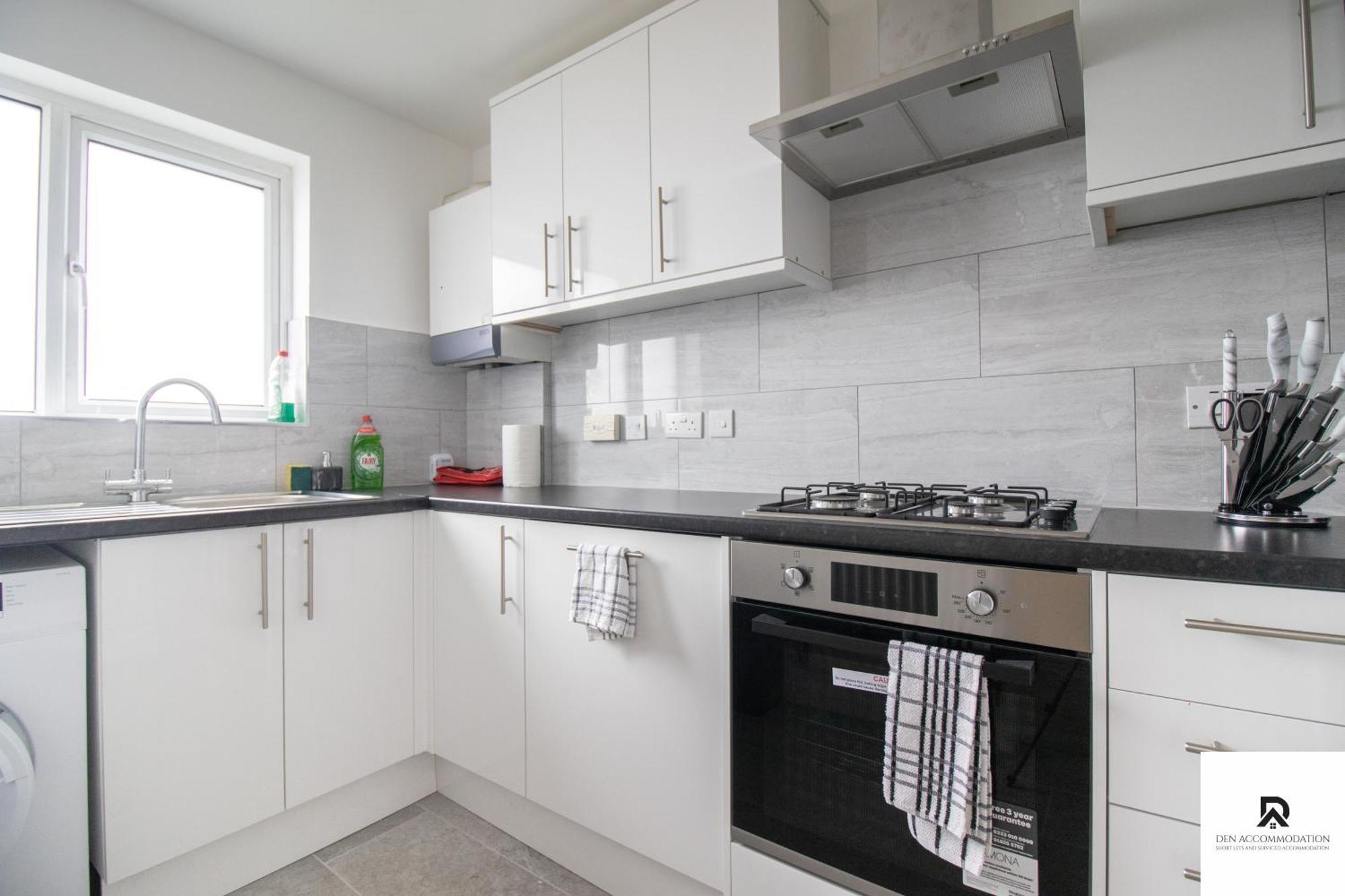 Newly Launched Two Bedroom House By Den Accommodation Short Lets & Serviced Accommodation With Garden Londra Dış mekan fotoğraf